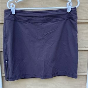 Athleta Hiking Skort Skirt Size 8 Zip Pockets Nylon Stretch